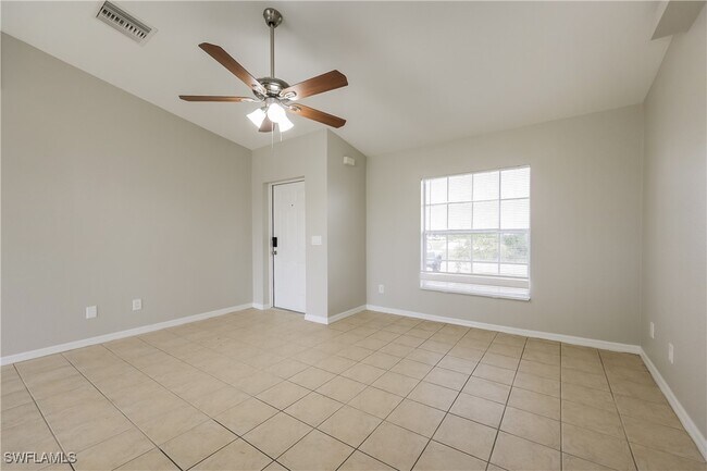 Foto del edificio - 2302 Loraine Ave S