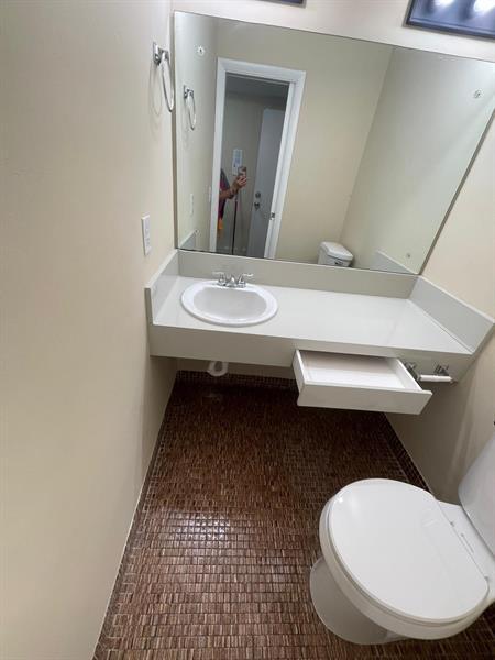 Building Photo - 16800 NE 15th Ave