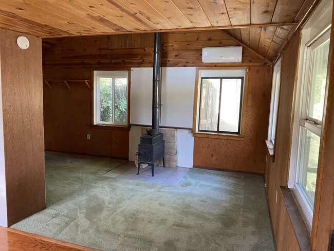 Building Photo - 10445 Tanglewood Ln