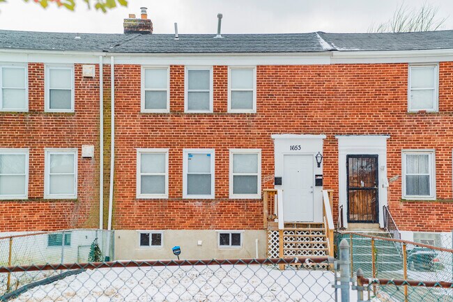 Building Photo - 1653 Northgate Rd