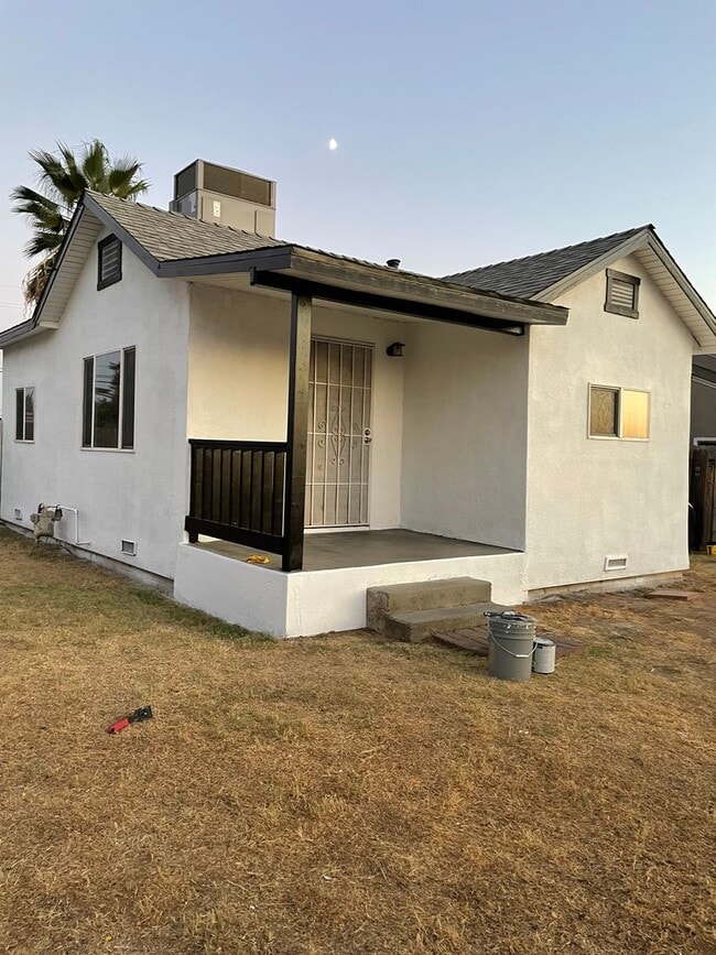 Building Photo - Fully Remodeled 2 bedroom and 1 bath home!