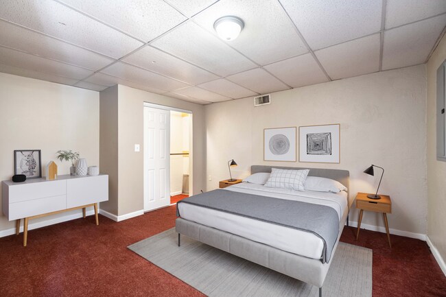 Foto del edificio - Spacious Duplex in the Heart of South Side Flats