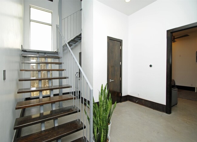 Building Photo - 4118 Floyd St