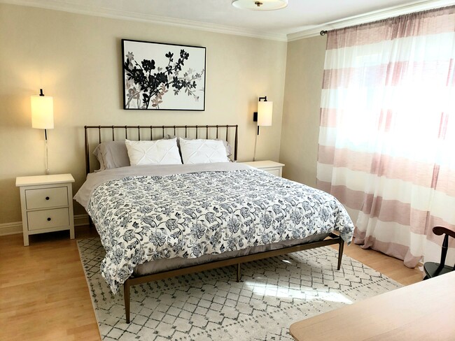 Bedroom - 11718 Darlington Ave