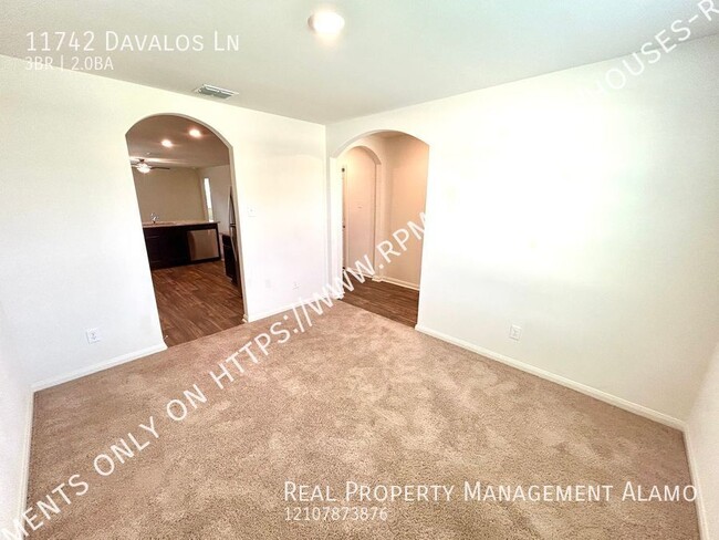 Foto del edificio - **MOVE-IN SPECIAL** MUST SEE! Beautiful 3-...