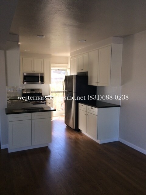 Foto del edificio - 511/515 Sunset Dr.