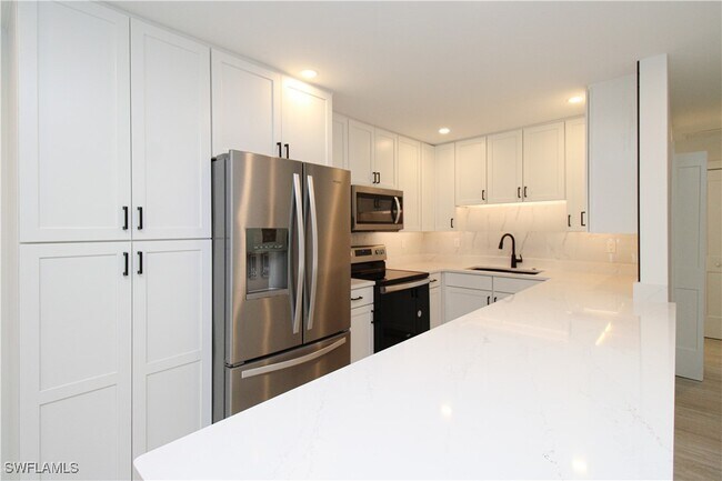 Foto del edificio - 1435 Curlew Ave