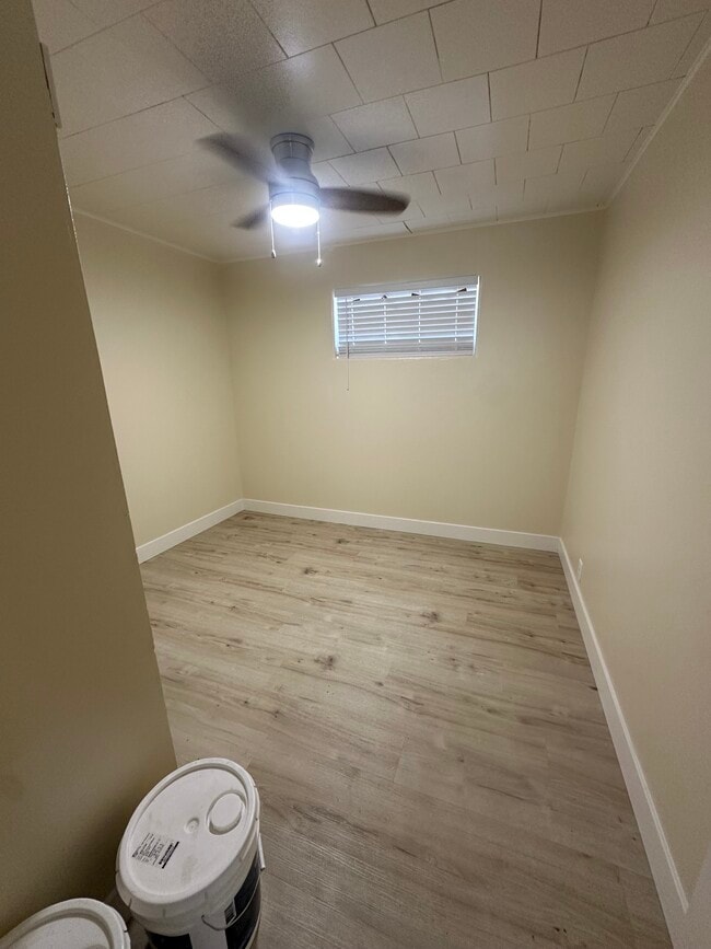 Building Photo - Yale 5-Plex
