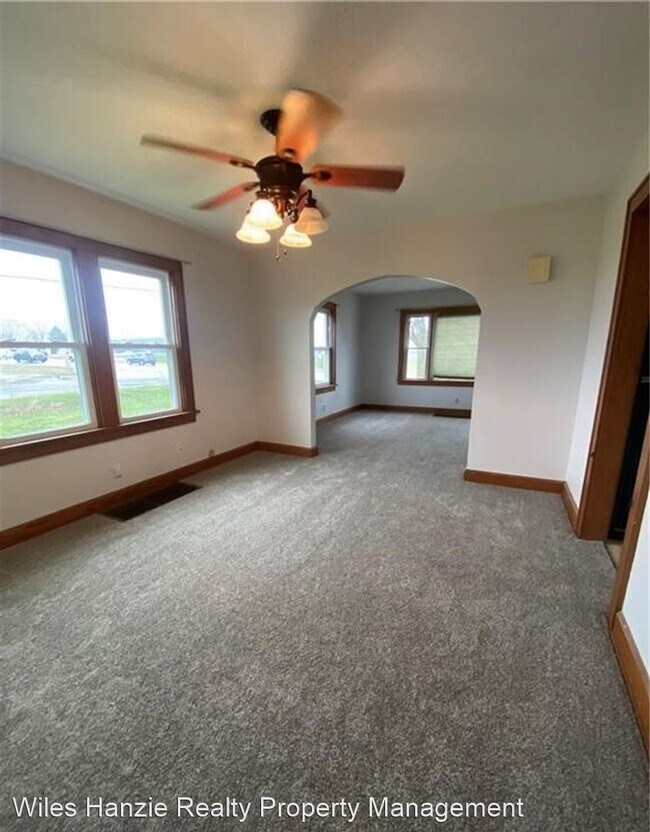 Building Photo - 3 br, 1 bath House - 10256 Wadsworth Road