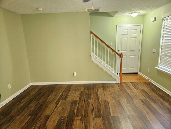 Foto del edificio - Rare 3 bed 2.5 located in the Etowah School District