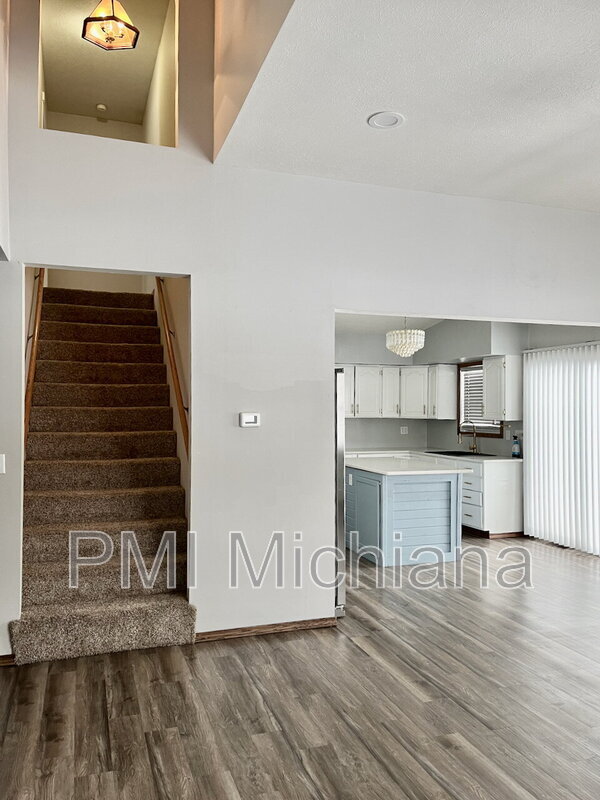 Foto del edificio - 19901 Oakdale Ave