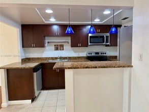 Building Photo - 16701 NE 14th Ave