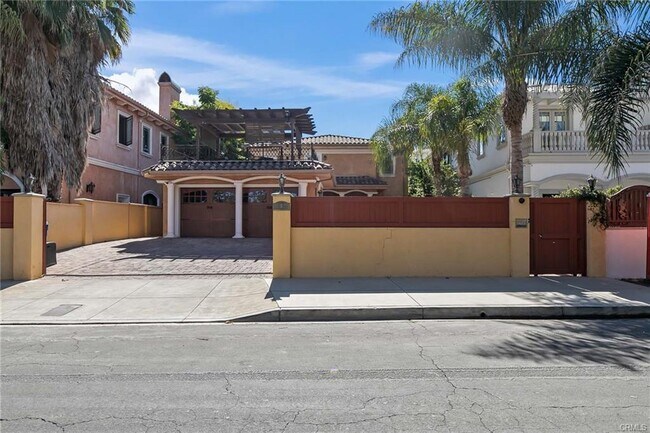 Foto del edificio - 15014 Valleyheart Dr