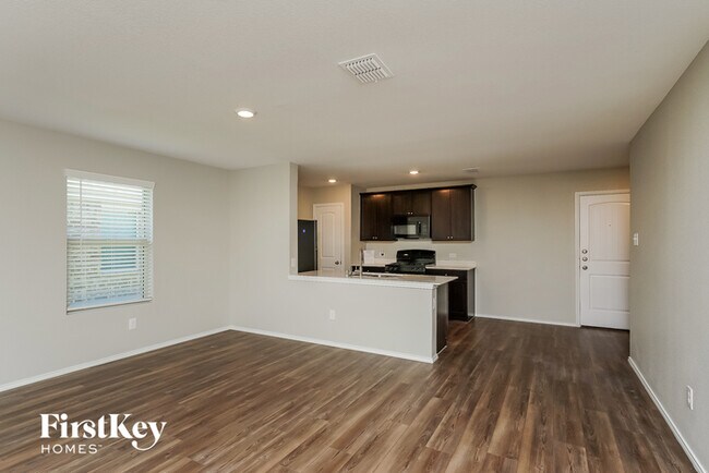 Building Photo - 1705 Avery Pointe Dr