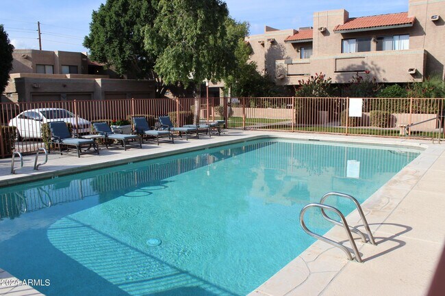 Foto del edificio - 885 N Granite Reef Rd