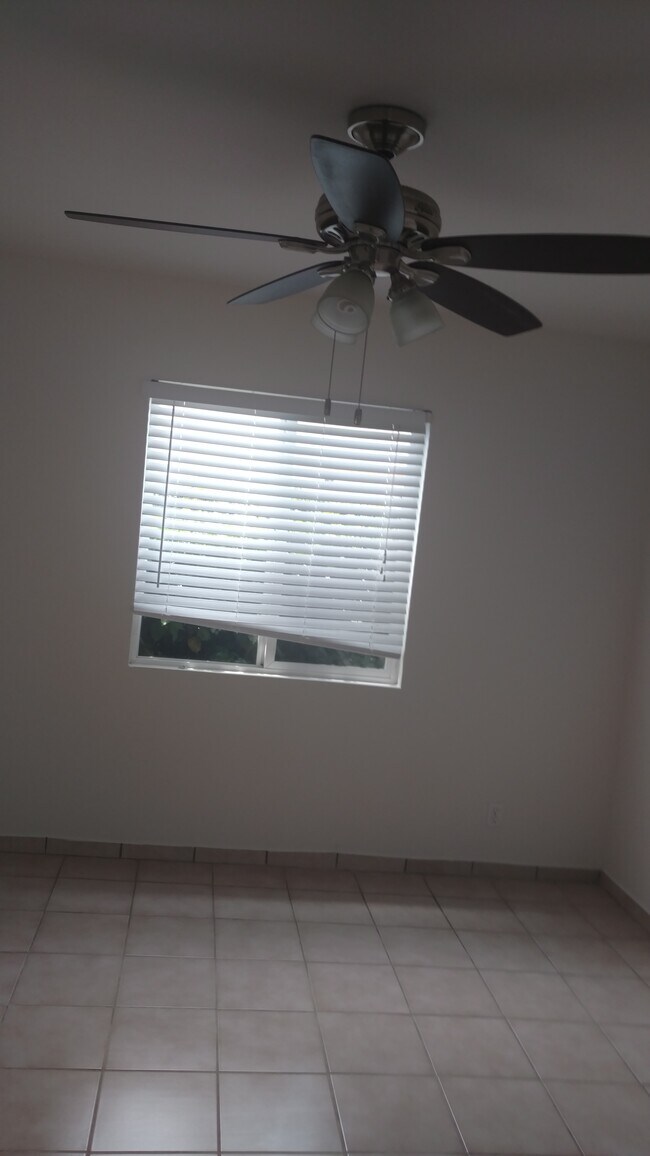 Foto del edificio - 250 N Florence St