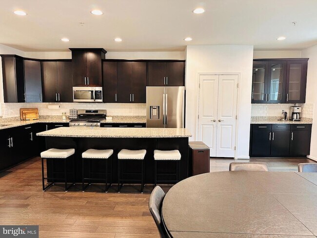 Foto del edificio - 12220 Montreat Pl