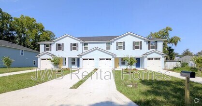 Building Photo - 1120 Comanche St