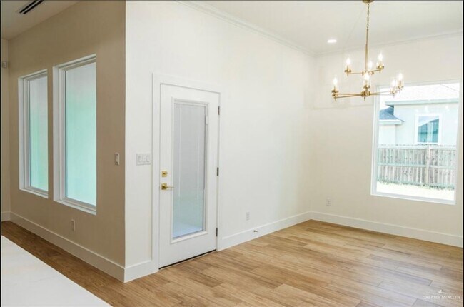 Foto del edificio - 1709 Providence Ave
