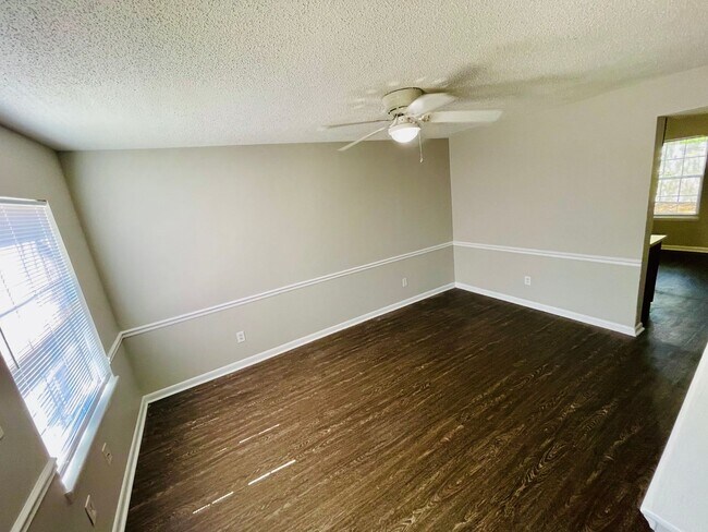 Foto del edificio - 2bd/1.5ba townhome super close to CCU/CMC/...
