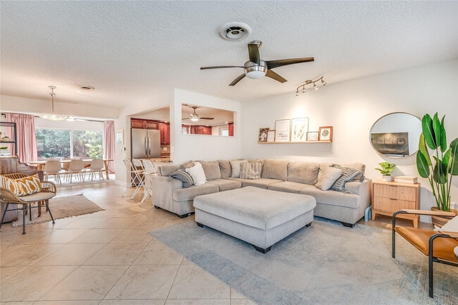 Foto del edificio - 1512 E Hawthorne Cir