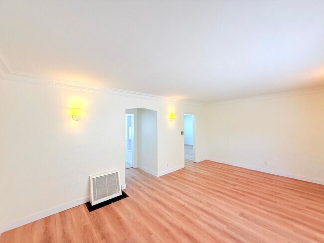 Foto del edificio - 626 1/2 N Spaulding Ave