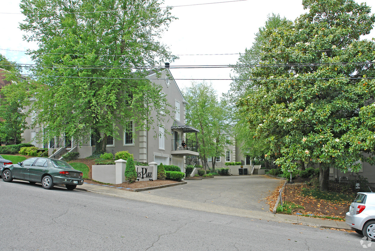 Building Photo - St. Charles Place
