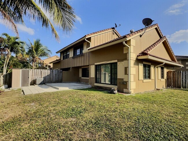 Foto del edificio - 2652 Riverside Dr