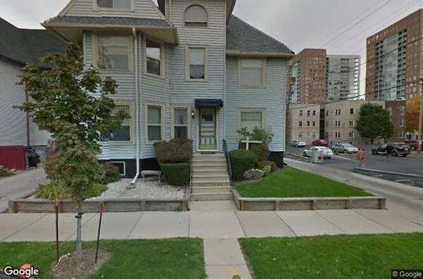 Building Photo - 1714 E Irving Plz