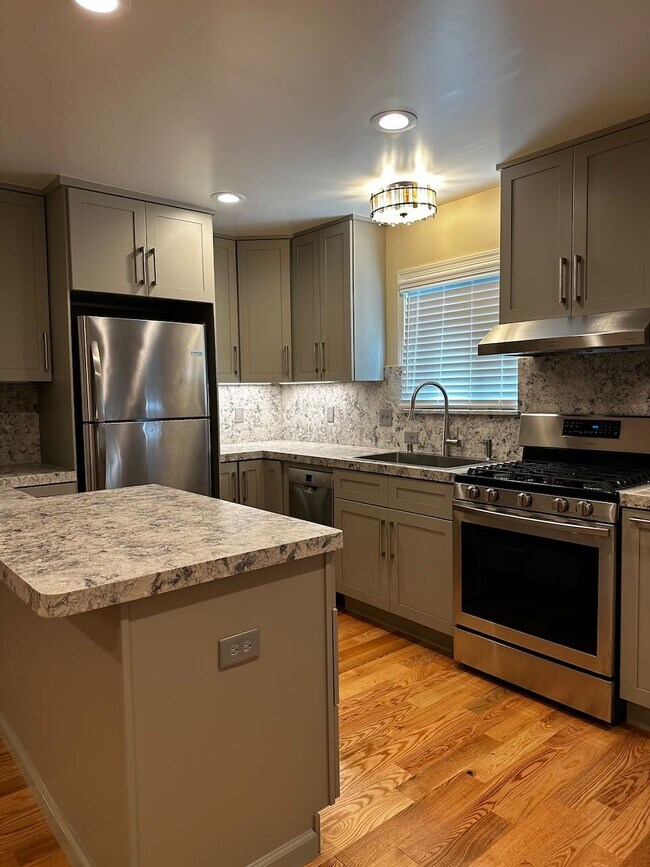 Kitchen - 723 Laurel St