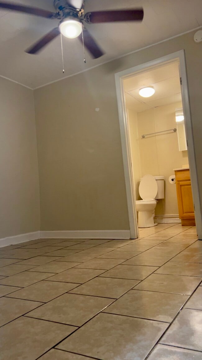 Building Photo - 202 Shepard Ave