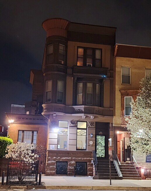 Building Photo - 2342 S Broad St