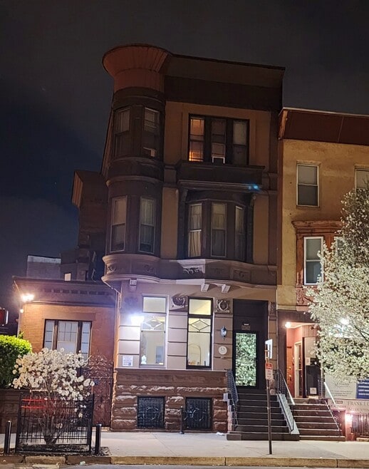 Building Photo - 2342 S Broad St