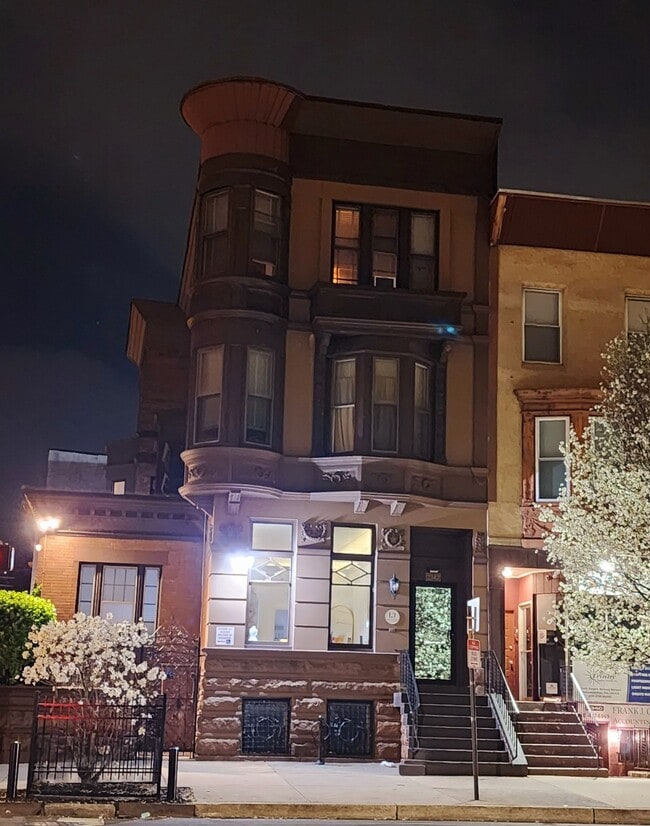Building Photo - 2342 S Broad St