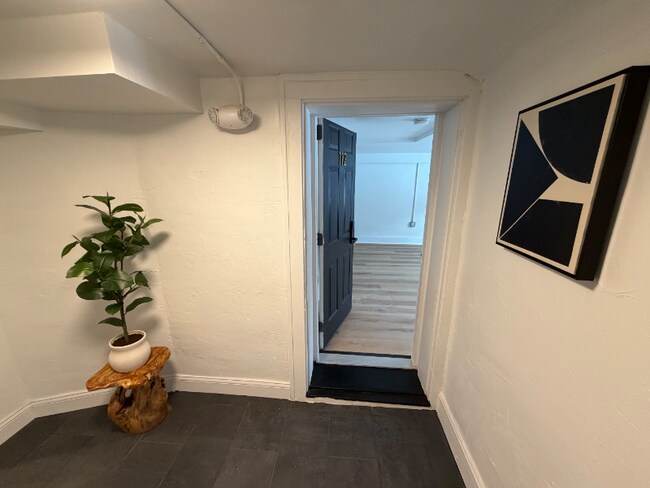 Foto del edificio - 1388 W 83rd St