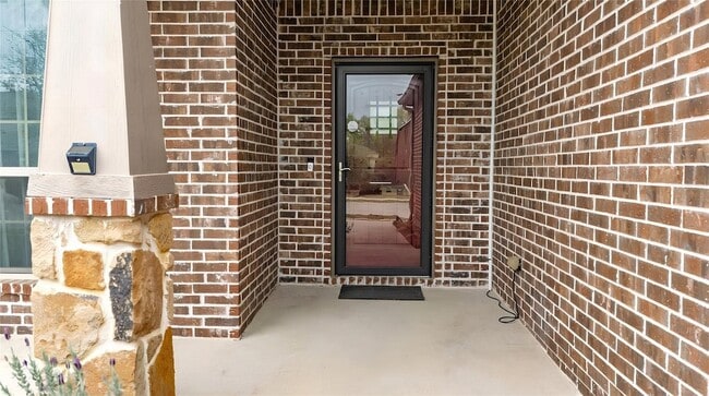 Building Photo - 1009 Cheyenne Dr