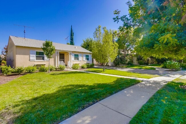 Building Photo - 6464 Glade Ave