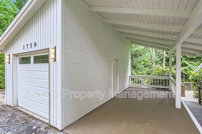 Building Photo - 1759 Marylhurst Dr