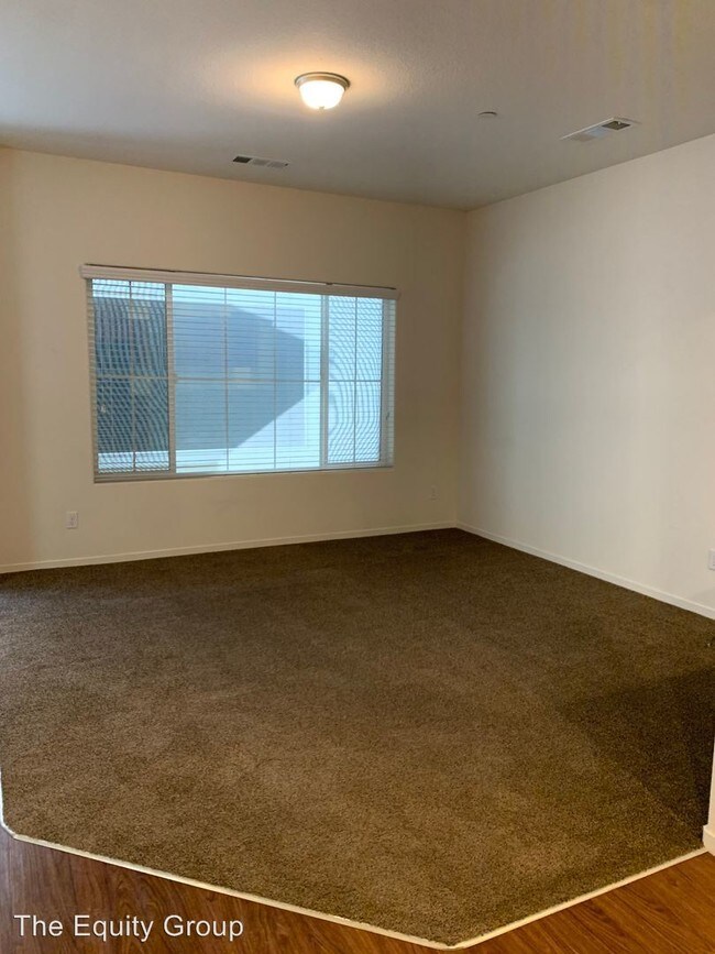 Foto del edificio - 3240-3246 Villa St