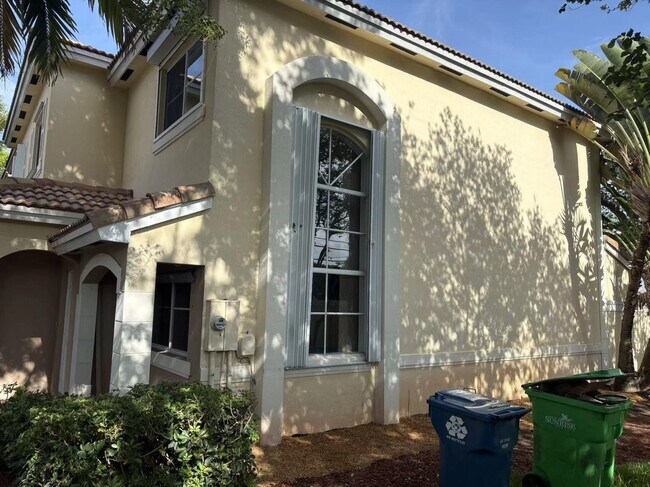 Foto del edificio - 11500 NW 33rd St