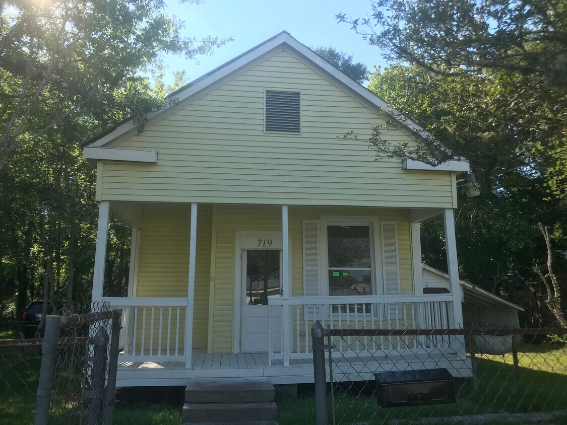 Foto principal - 719 N Madison St