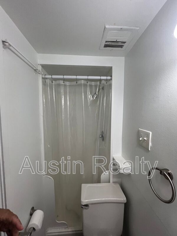 Foto del edificio - 322 N Newstead Ave