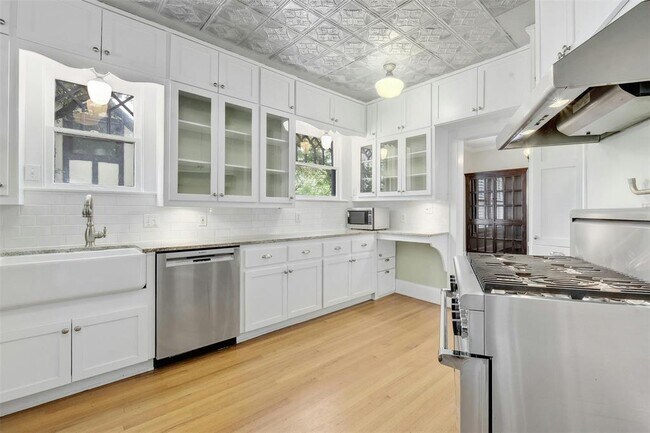 Foto del edificio - 1606 Travis Heights Blvd