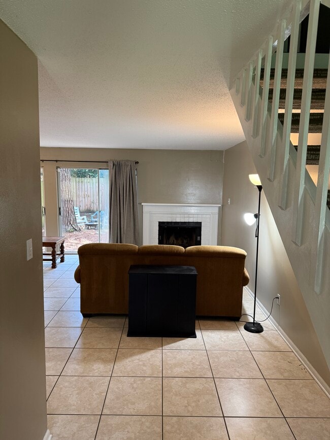 Foto del edificio - 6701 Dickens Ferry Rd
