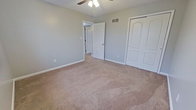 Foto del edificio - Move-In Ready 2BR Townhouse w/ Central AC & Off-Street Parking