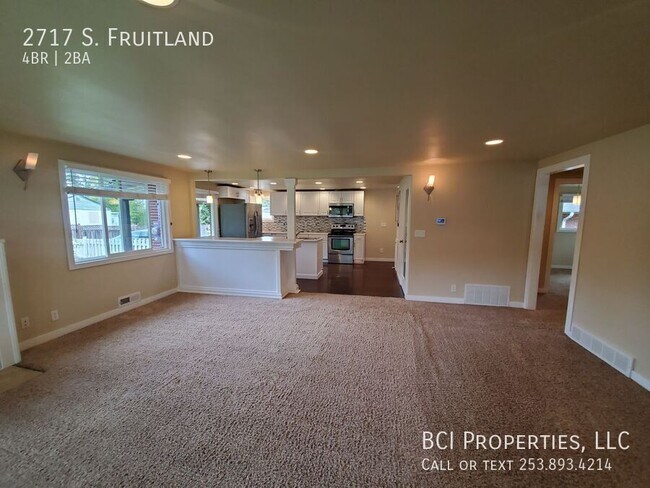 Building Photo - 2717 S. Fruitland-