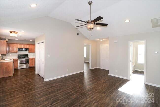 Building Photo - 771 Rebecca Jane Dr