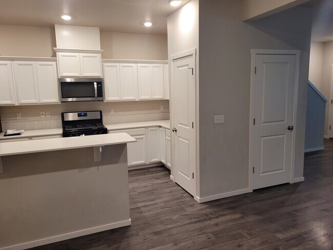 Building Photo - 1274 NW Upas Pl