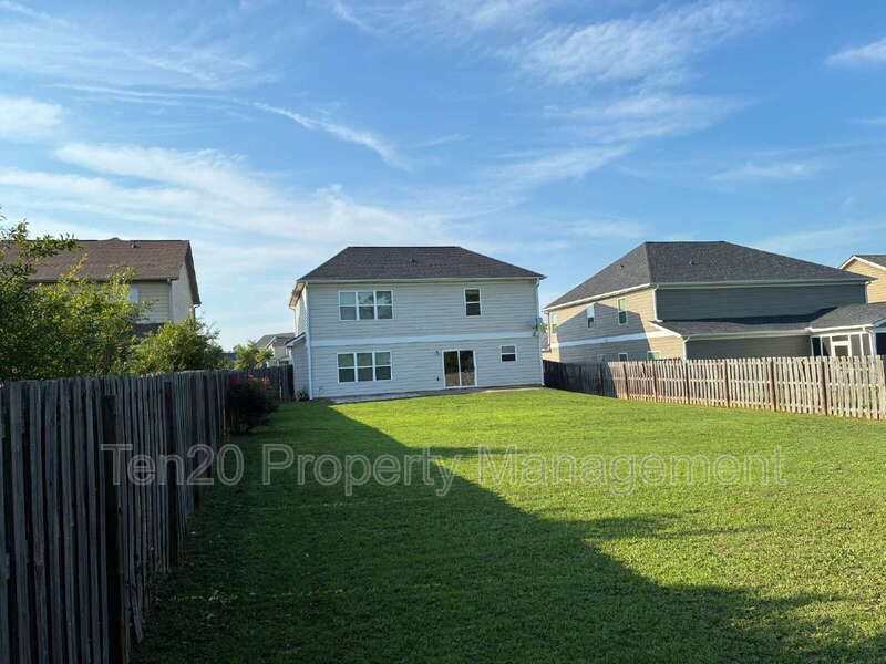 Foto del edificio - 9708 Yellow Pine Rd