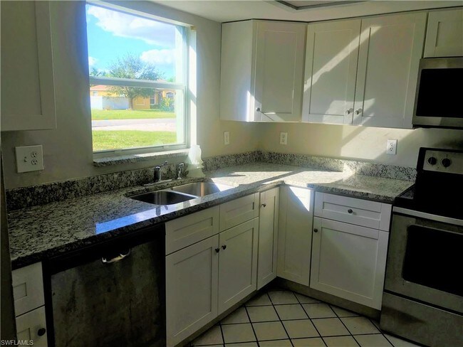 Foto del edificio - 1529 SE 15th Terrace